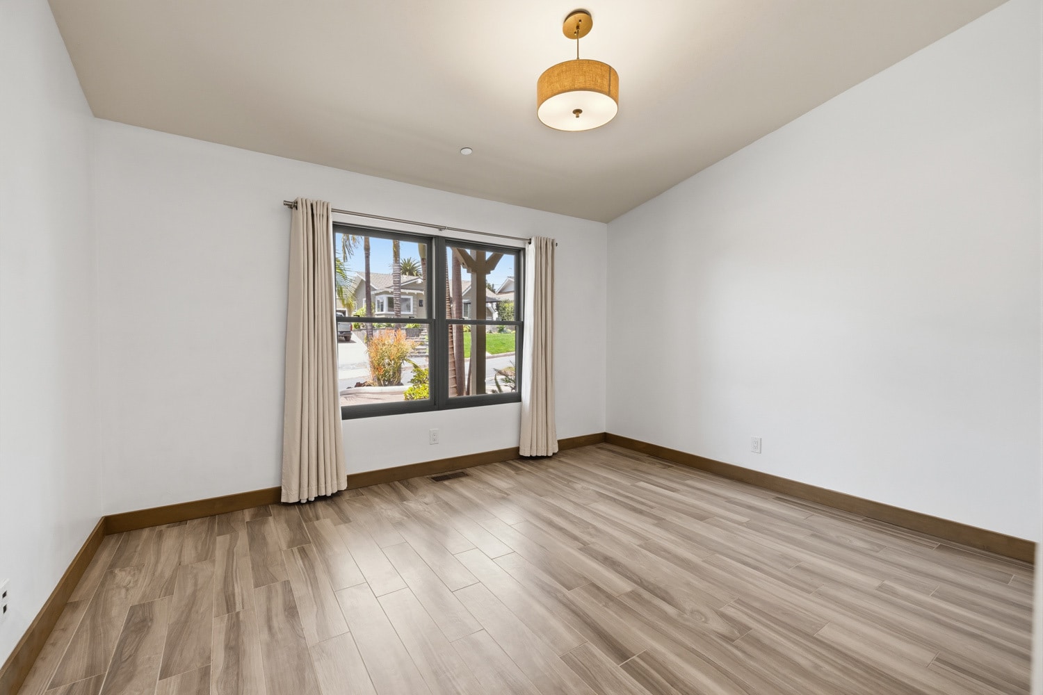 Building Photo - 173 W Avenida Alessandro