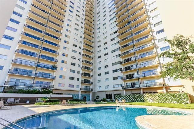 Building Photo - 2929 Buffalo Speedway