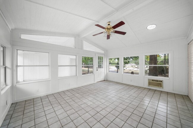 Building Photo - 119 Terrell Dr