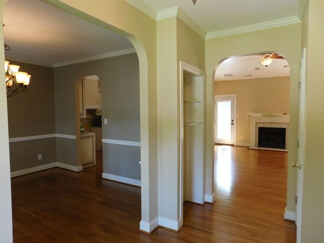 Building Photo - 300 Taliaferro Ln