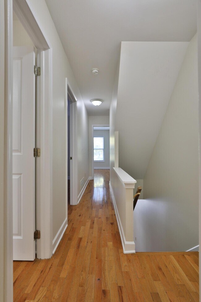 Building Photo - 127 E Hudson St