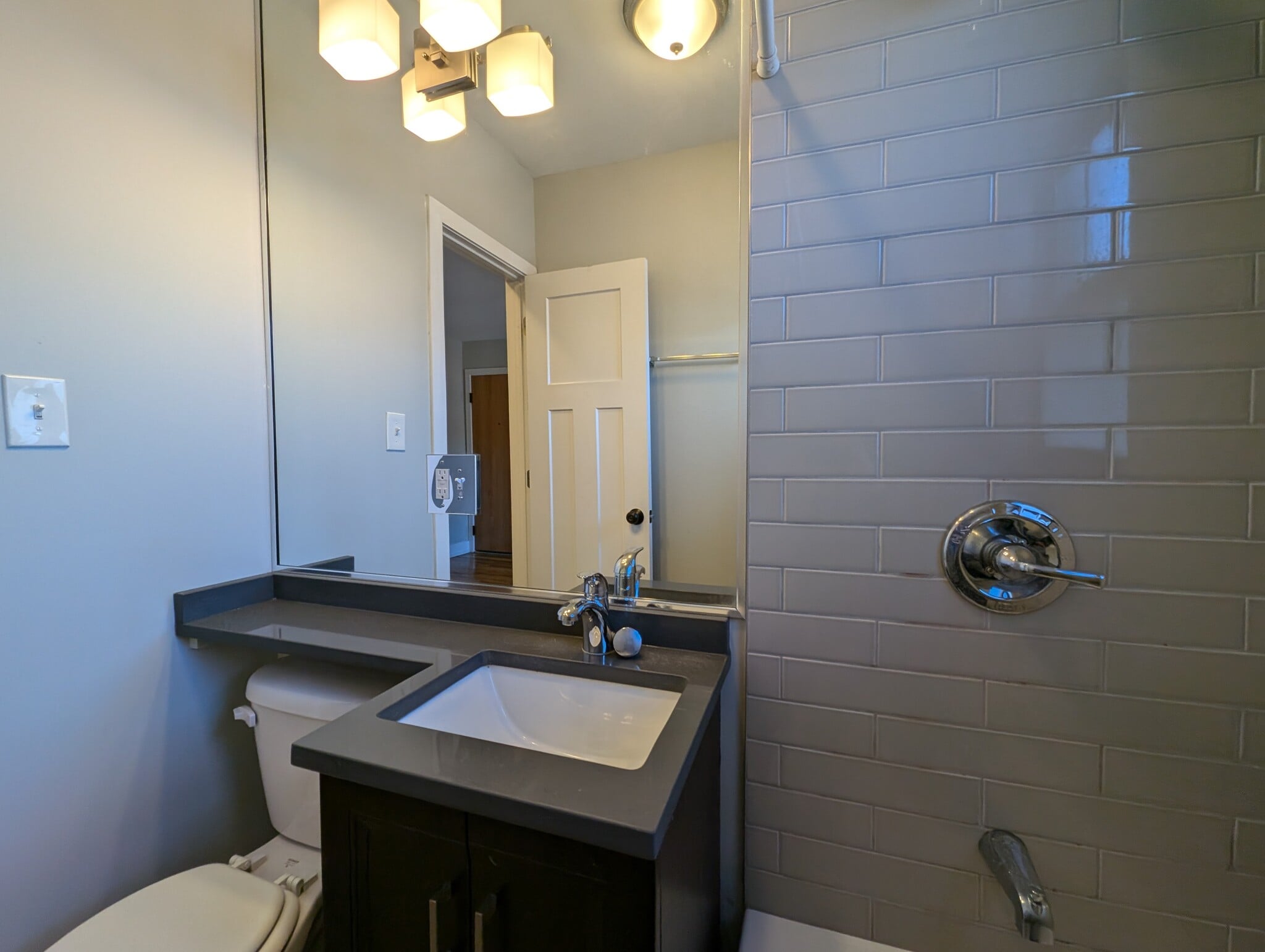 Building Photo - 2907 N Mildred Ave