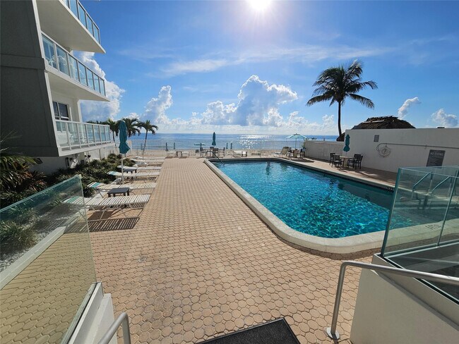 Building Photo - 3750 Galt Ocean Dr