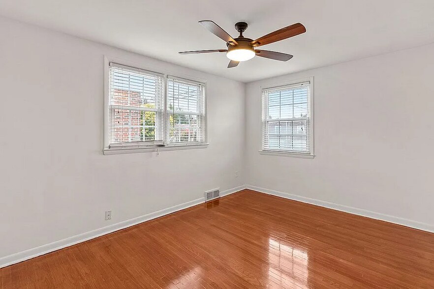 Building Photo - 802 Loney St