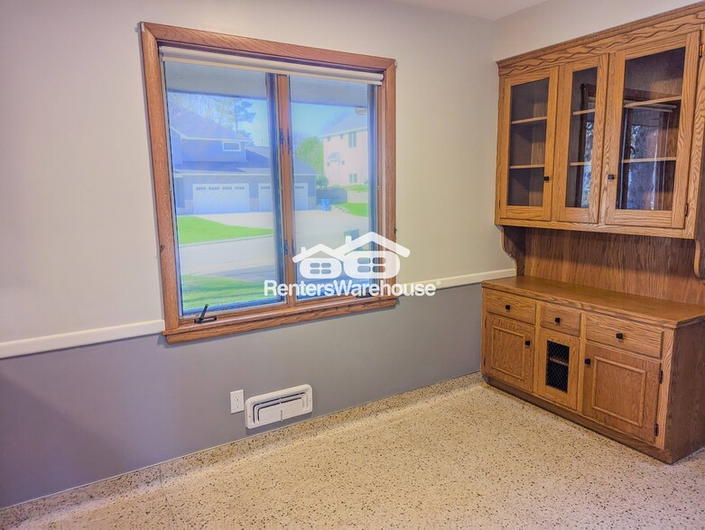Building Photo - 5716 W 68th St