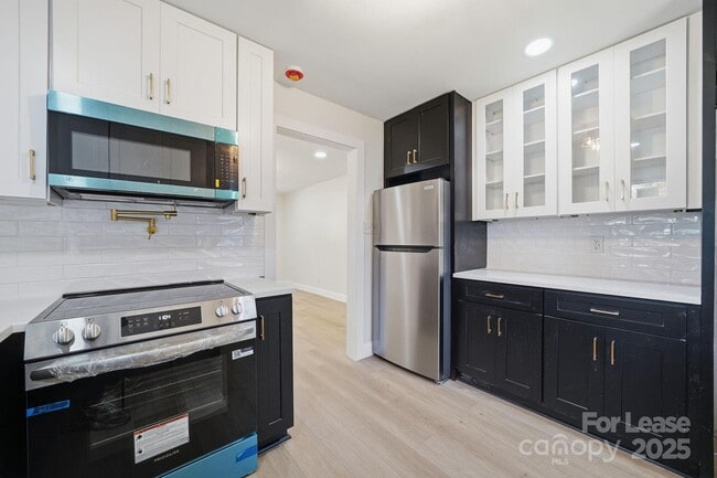 Building Photo - 1320 Anderson St