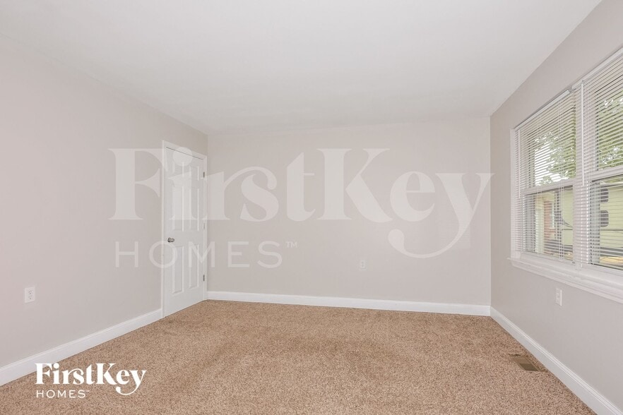 Building Photo - 2701 Essex St