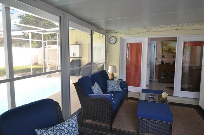 Building Photo - 1712 Suffolk Dr