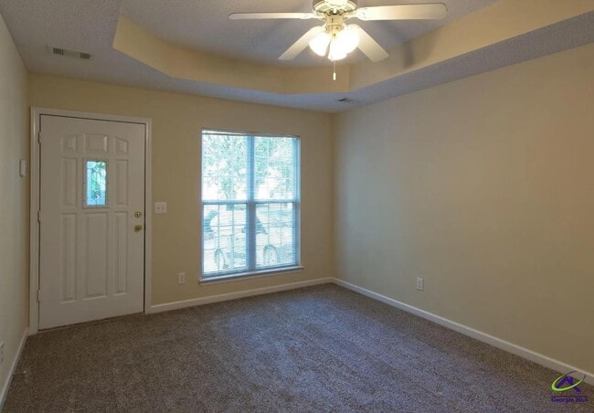 Building Photo - 13 Pine Shadow Ct