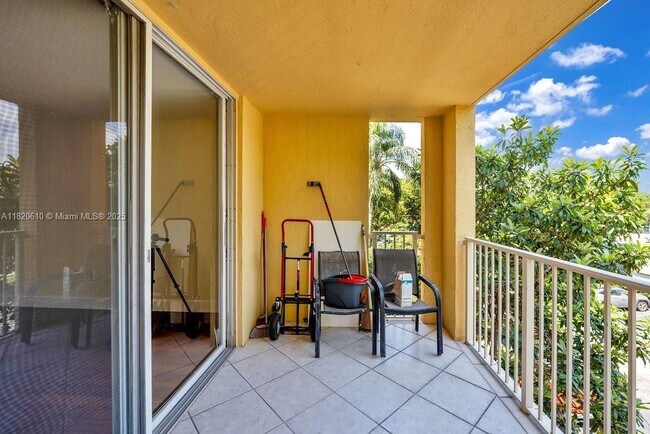 Building Photo - 19555 E Country Club Dr