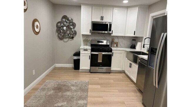 Building Photo - 321 W Park Ave