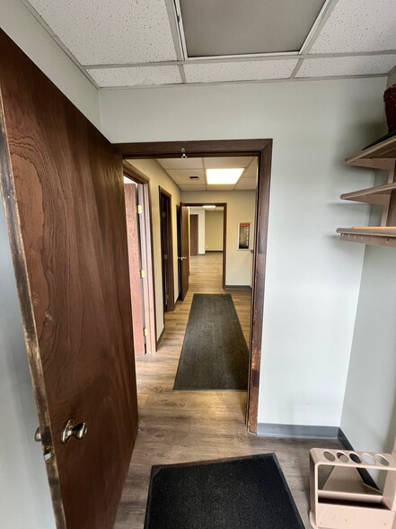 Building Photo - 1000 N 21st St