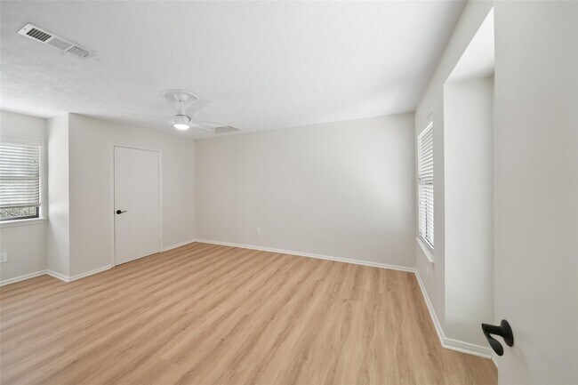 Building Photo - 5 Berrypick Ln