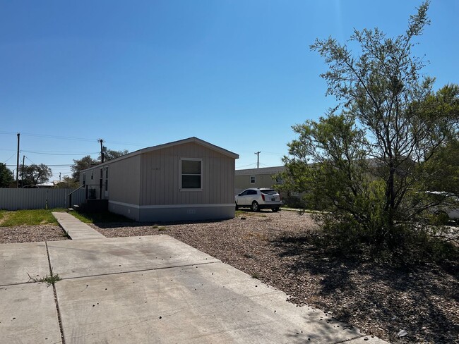 Building Photo - Charming 3-Bedroom Home with Fenced Yard