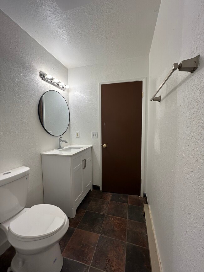 Building Photo - 1710 Muldoon Cir