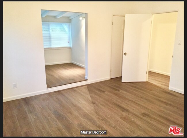 Building Photo - 502 26th St