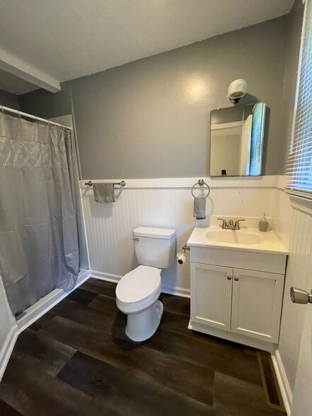 MAster Bathroom - 2665 Orchid Ave