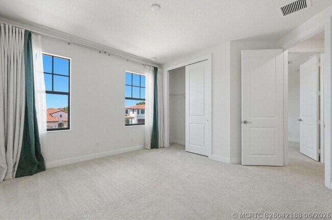 Building Photo - 11760 Bayview Cir