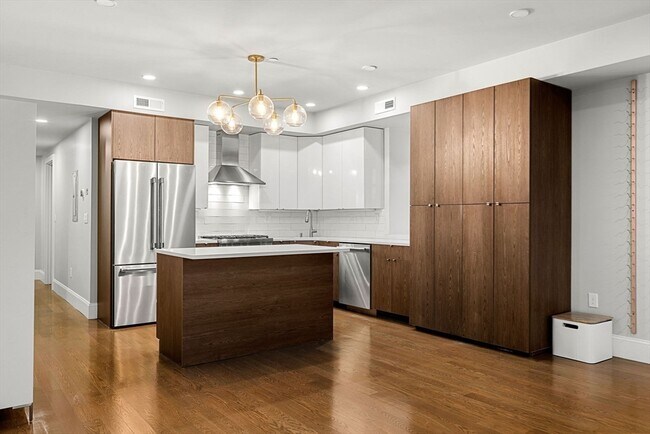 Building Photo - 34 Dix St