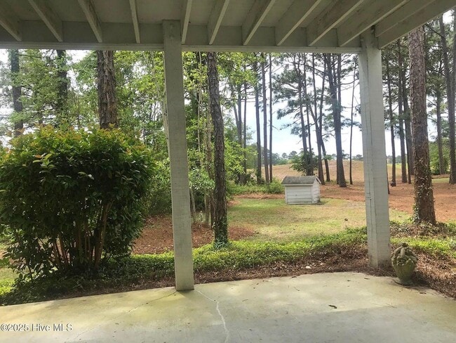 Building Photo - 3203 St James Dr SE
