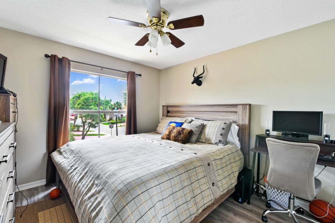 Building Photo - 6143 Seminole Gardens Cir