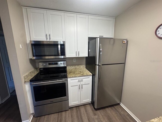 Building Photo - 3455 Countryside Blvd