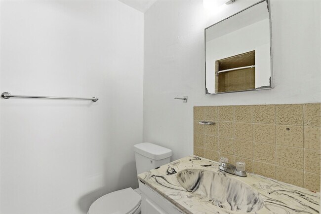 Building Photo - 7138 Mobud Dr