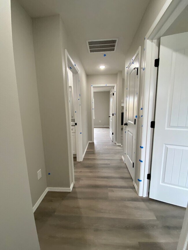 Building Photo - Brand New Home!!