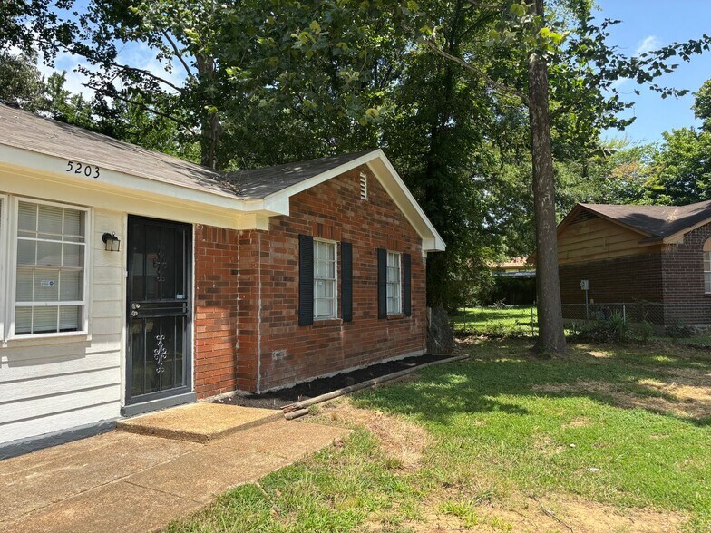 Building Photo - 5203 Black Diamond Cove