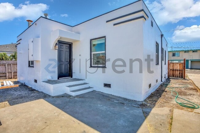 Building Photo - 265 Cherry Dr