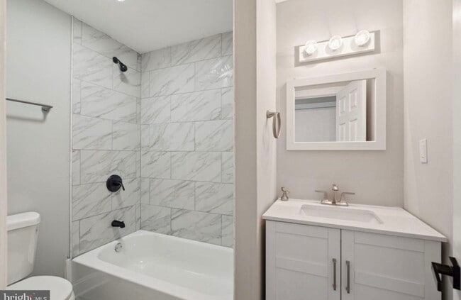 Building Photo - 2144 S 20th St