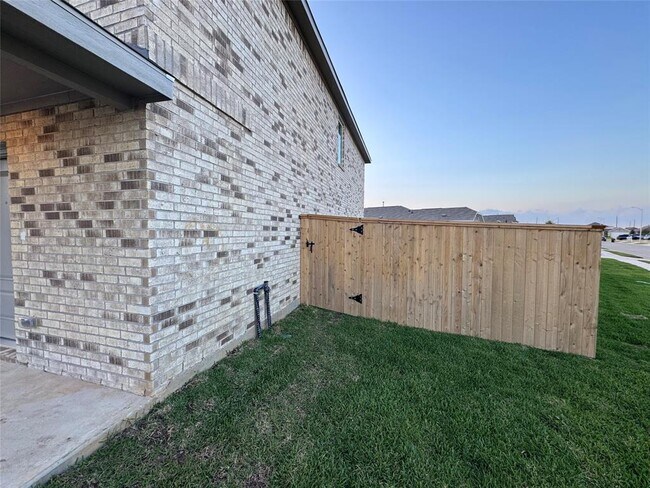 Building Photo - 26706 Feather Reed Dr
