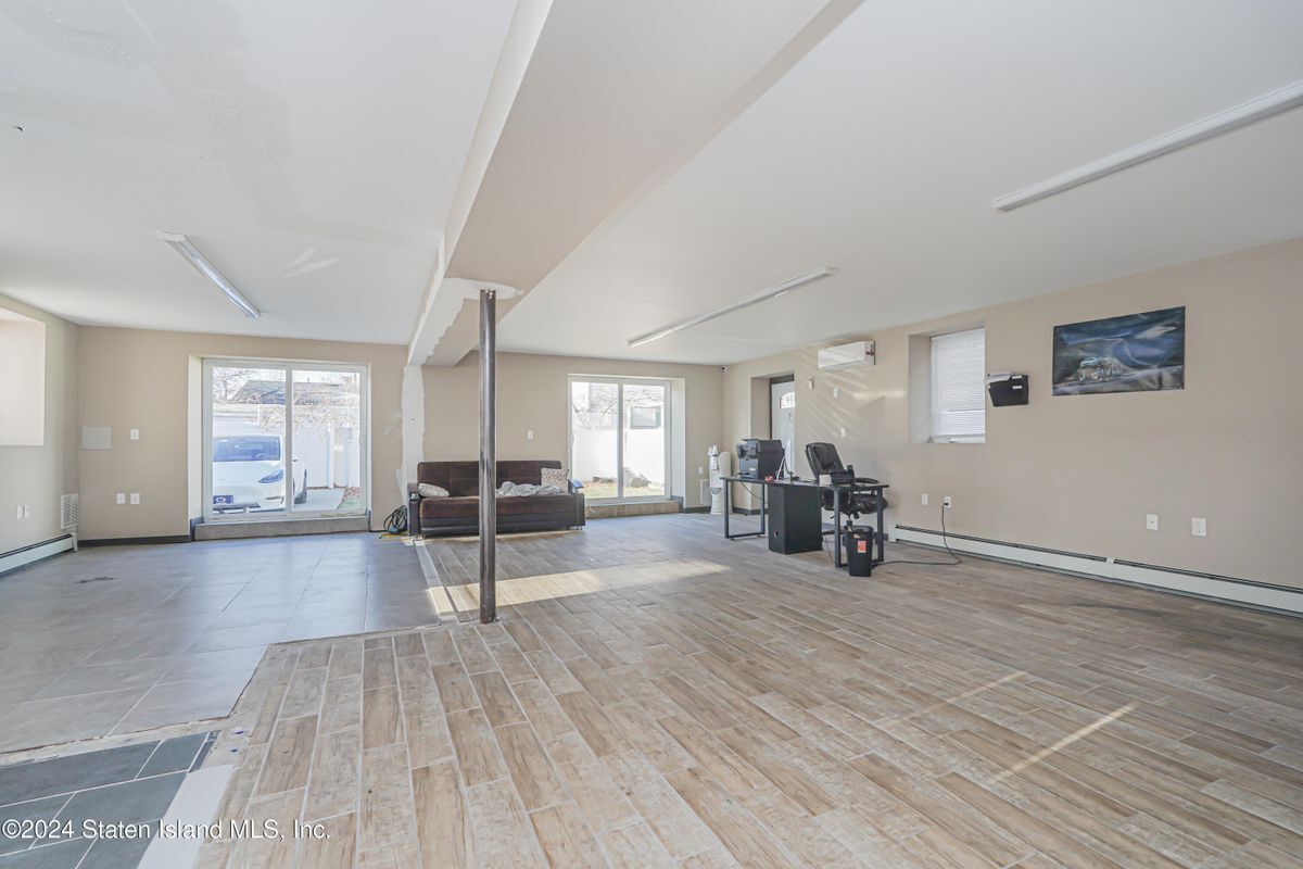 Building Photo - 2981 Hylan Blvd