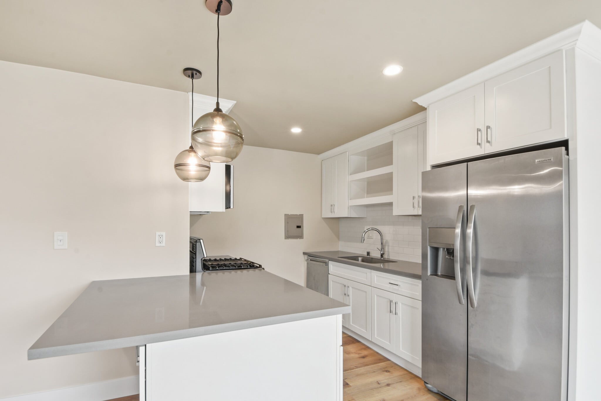 Upgraded Kitchens - 14075 Ash St