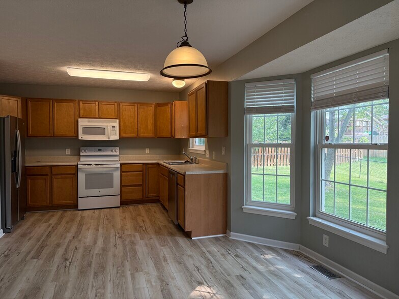 Building Photo - 4816 N Ashcroft Ln