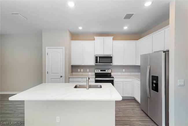 Building Photo - 3127 SW 18th Pl