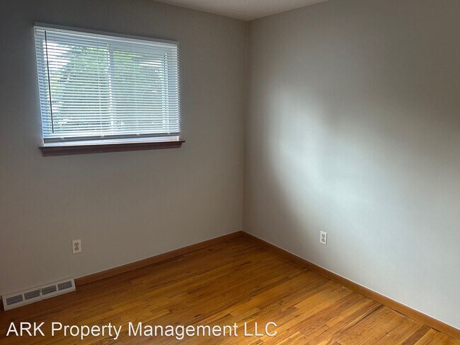Building Photo - 3 br, 1.5 bath House - 29219 Ohmer