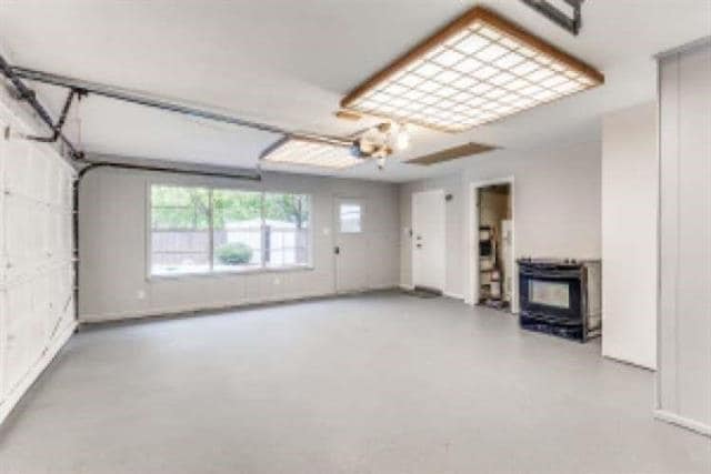 Building Photo - 28 Mont Del Dr