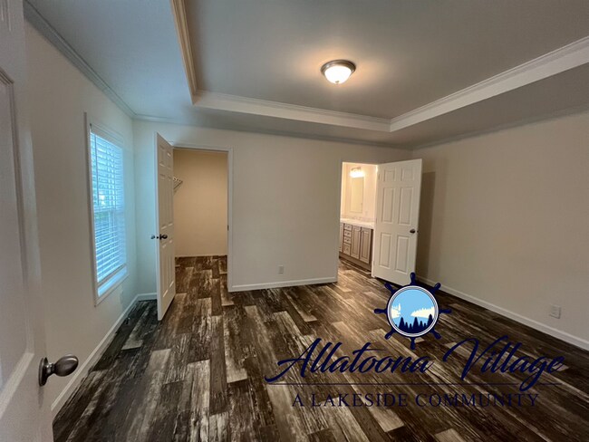 Building Photo - MOVE IN SPECIAL 3BR/2Bth offering Private Lake Access, Open Floor Plan, Pet Friendly