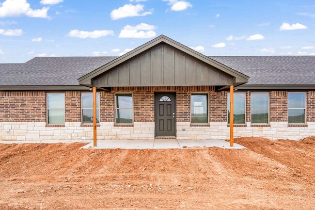 Building Photo - Country Living In Idalou ISD!