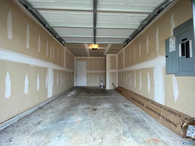 Building Photo - 16701 Wellhouse Dr