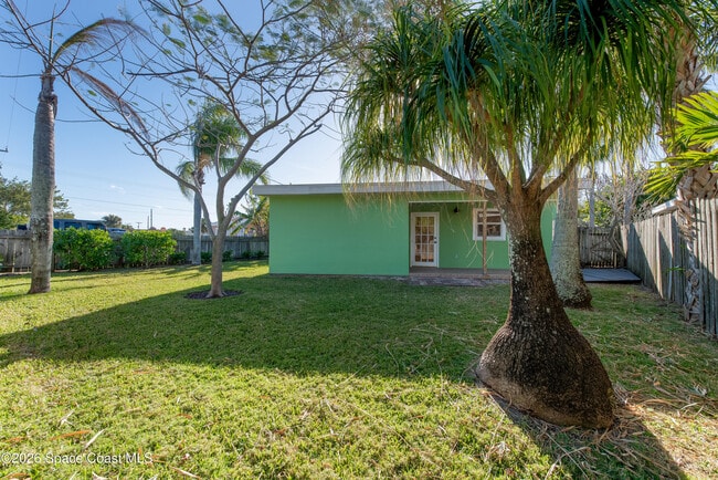 Building Photo - 206 4th Ave