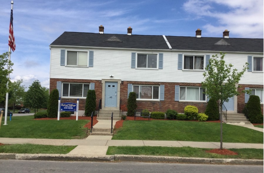 Primary Photo - Oxford Village Townhomes