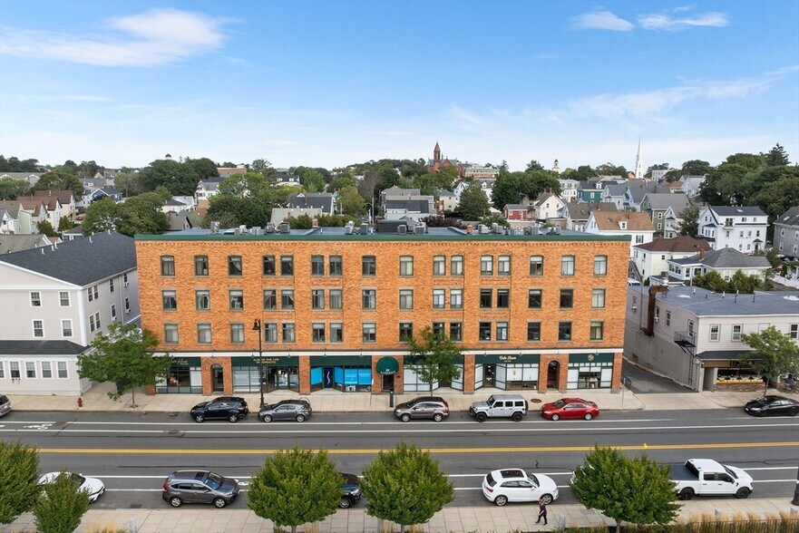 Building Photo - 315 Rantoul St