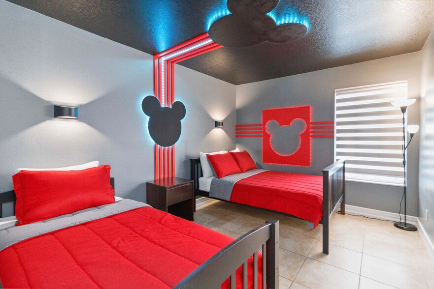 Building Photo - 4931 Dunmore Ln