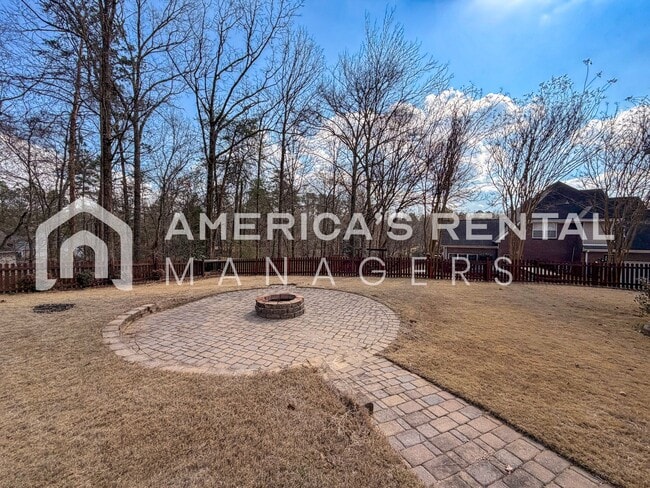 Building Photo - JUST LISTED - Spacious Five Bedroom Residence in Meadowbrook!