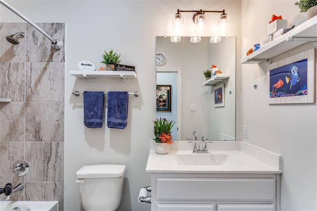 Building Photo - 7132 Aves St