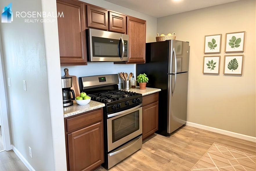 Building Photo - Beautiful and inviting 2-bedrooms, 2-baths duplex located in the heart of Prescott Valley!