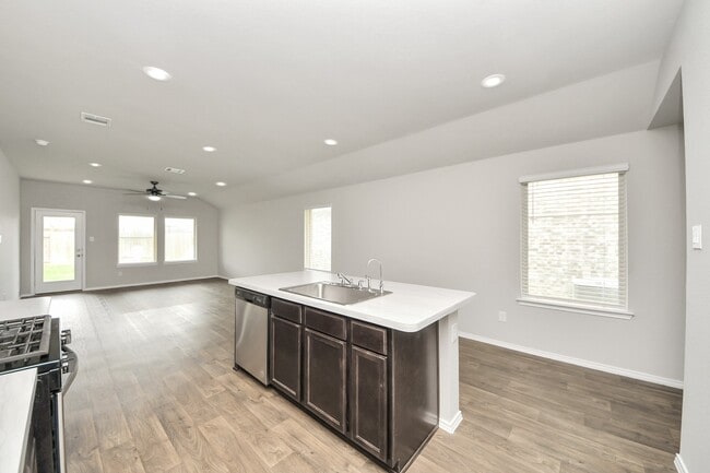 Building Photo - 16916 Rich Pines Dr