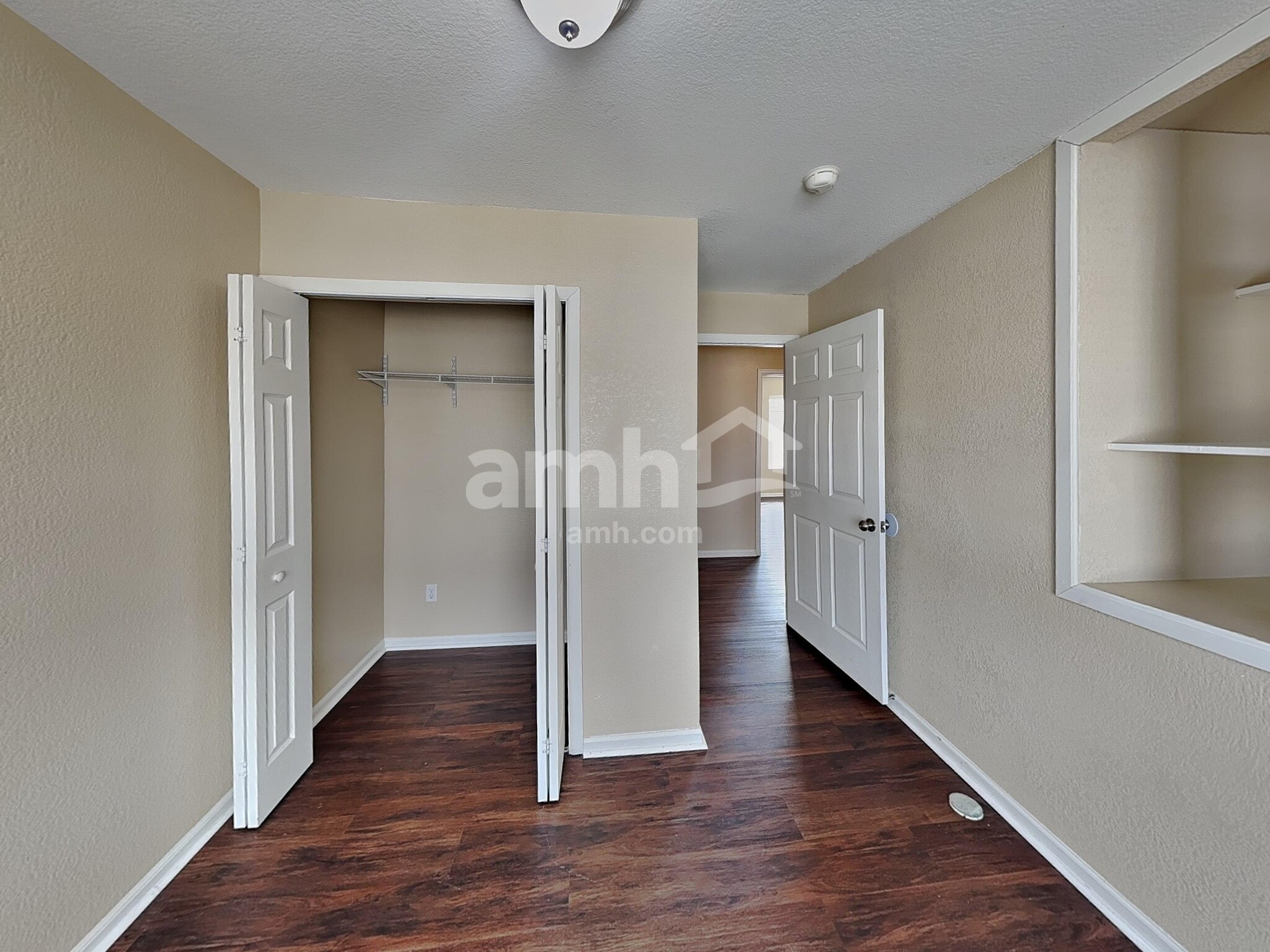 Building Photo - 19904 Robins Dr